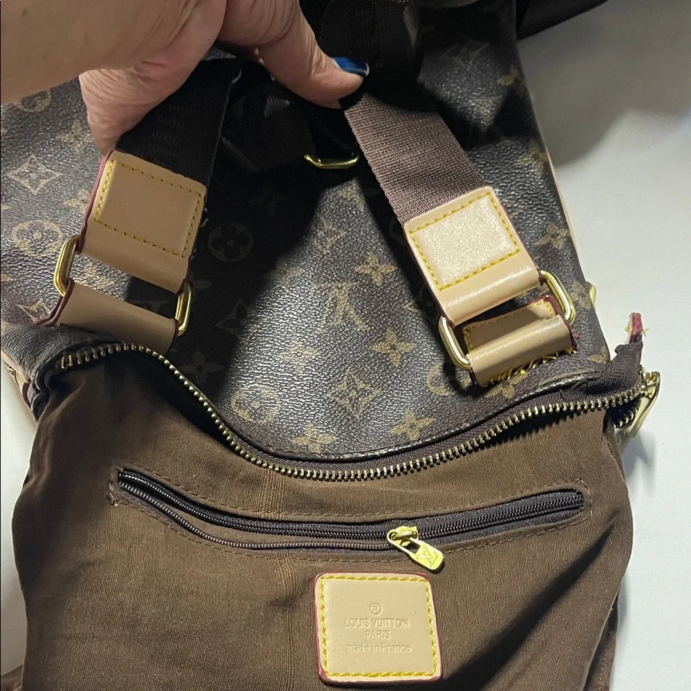 Stylish Monogram Brown Messenger Bag - Picture 7 of 11